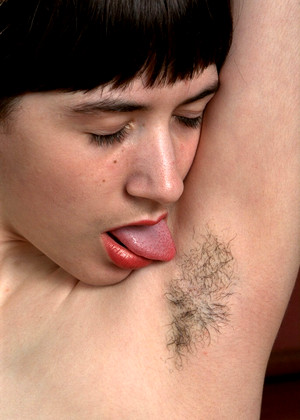 Atknaturalandhairy Model