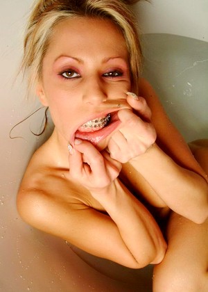 Beautyandbraces Model