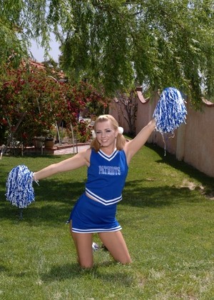 Teen Cheerleader