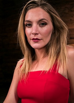 Mona Wales