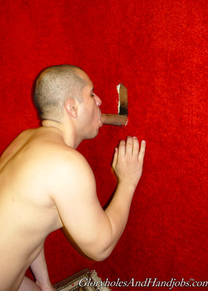 Gloryholesandhandjobs Model