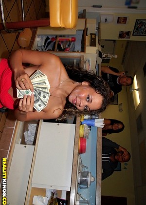 Moneytalks Model