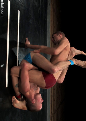 Nude Male Wrestling 