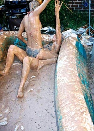 Lesbian Mud Fighting