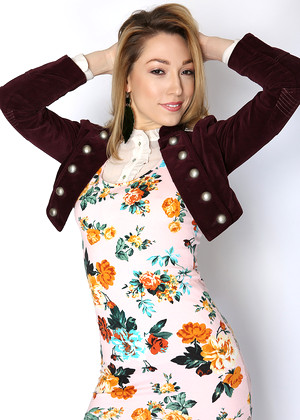 Lily Labeau