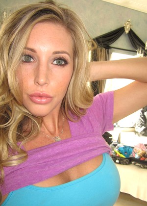 Samantha Saint