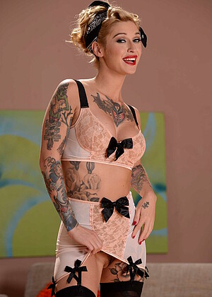 Kleio Valentien