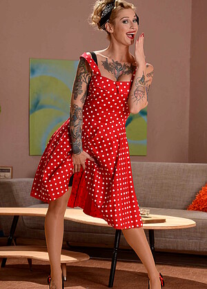 Kleio Valentien