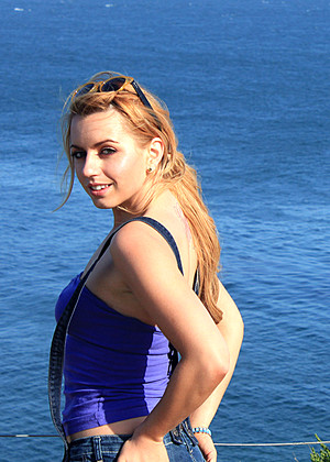 Lexi Belle