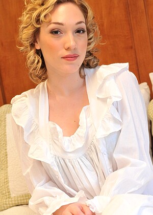 Lily Labeau