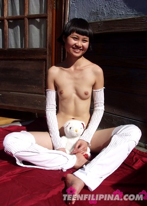 Nude Filipina Teen